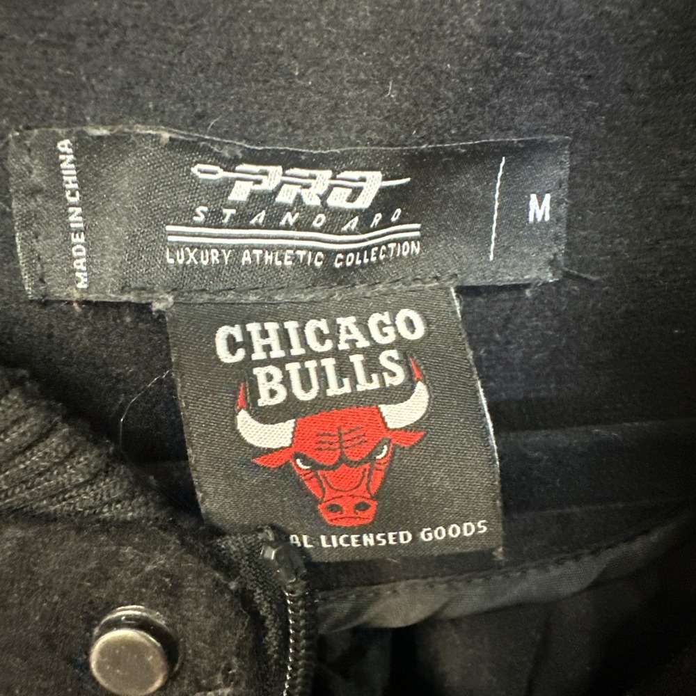 Pro Standard Chicago Bulls Varsity Jacket Medium Black Classic Championship‎ - Picture 2 of 14